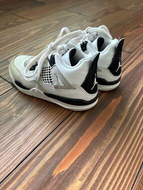 Jordan Retro 4 Kids White and Black High-Top Sneakers